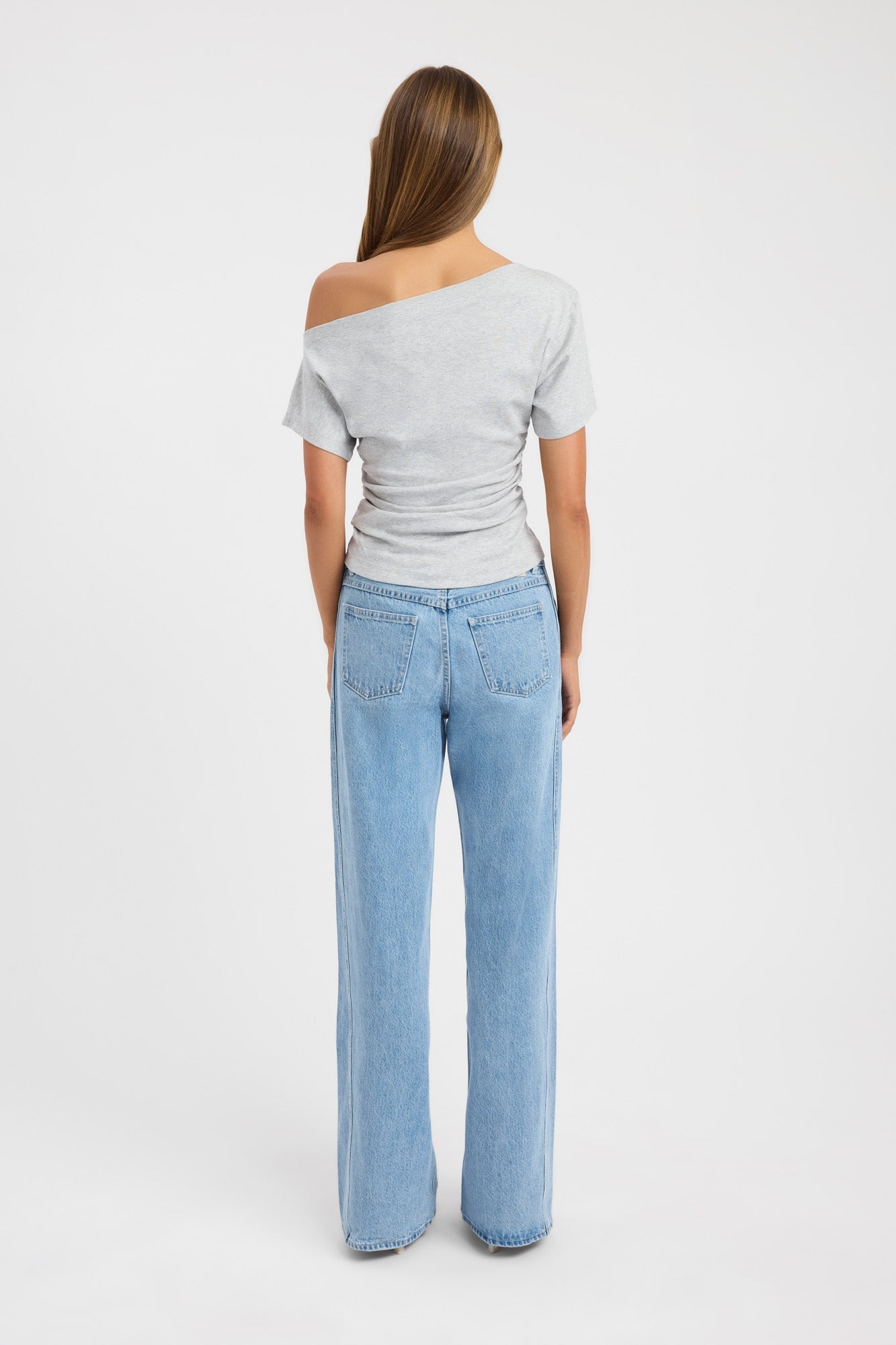 Camiseta con hombros al aire Novi