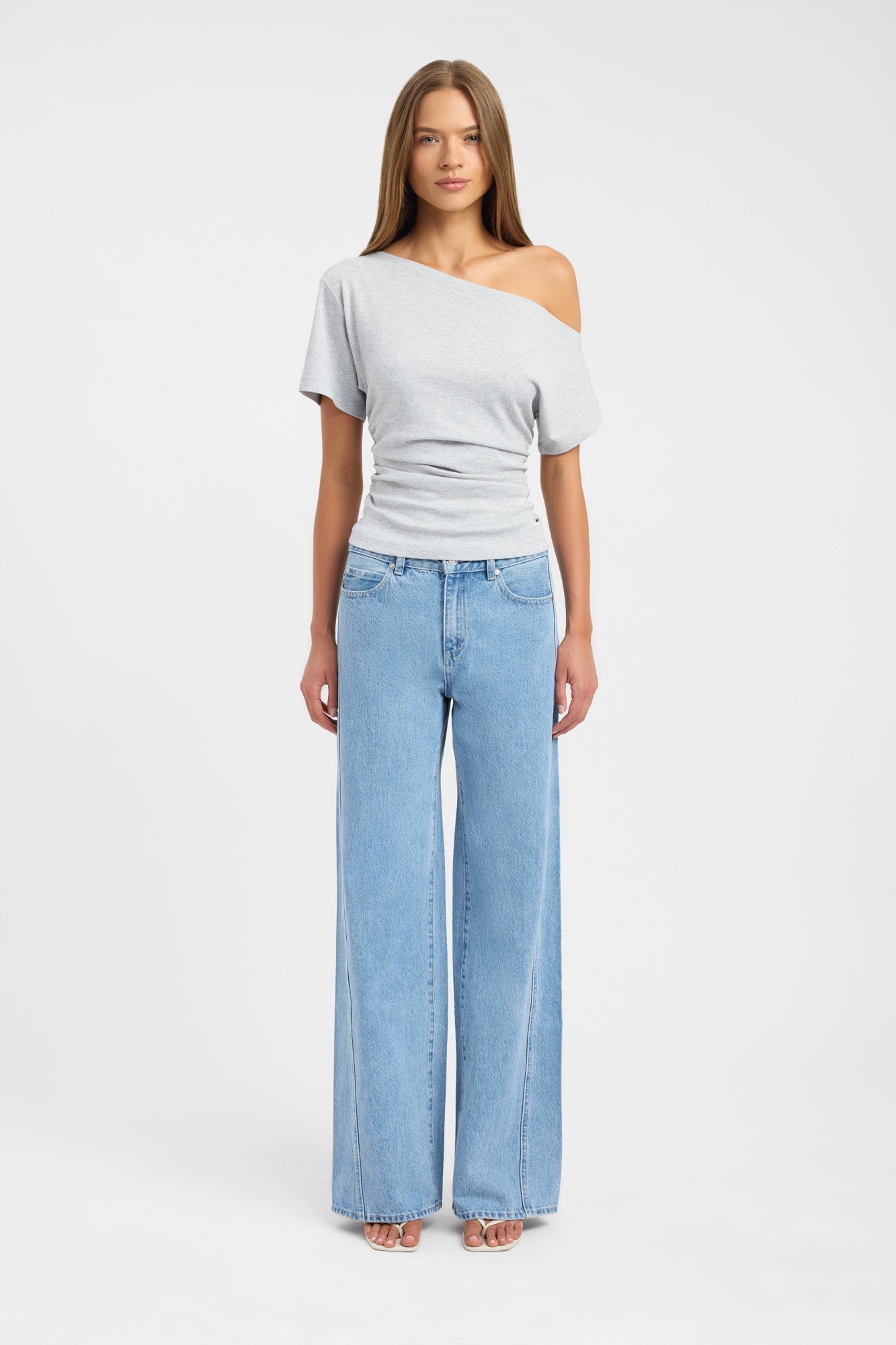 Camiseta con hombros al aire Novi