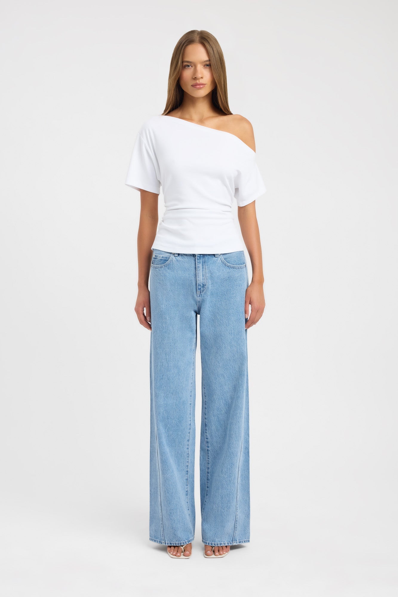 Camiseta con hombros al aire Nova