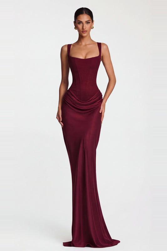 Vestido largo con cuello cuadrado, espalda con cordones y bajo drapeado de satén de Larrah