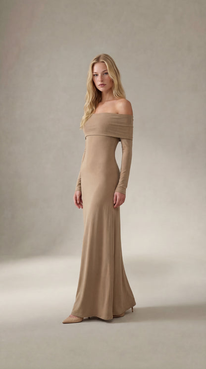 Vestido largo de manga larga con hombros descubiertos de punto de viscosa de Otis